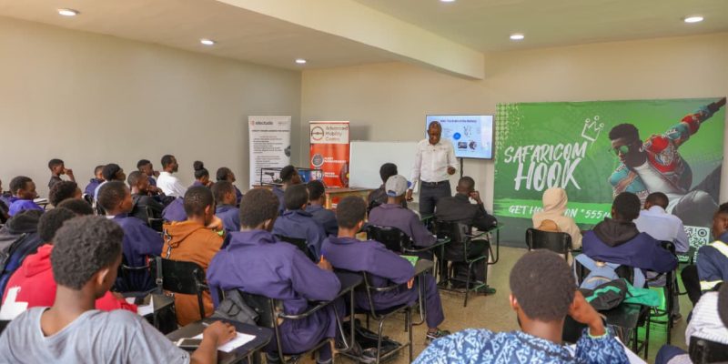 Safaricom Hook Circle Equips 5,000 Kiambu Students