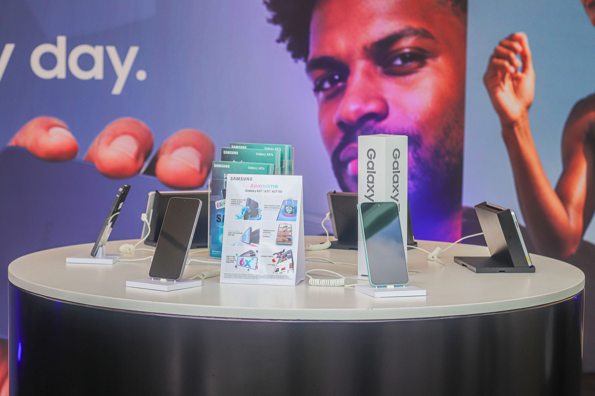 Galaxy S26 FE vs Galaxy S25 FE: What Has Changed?